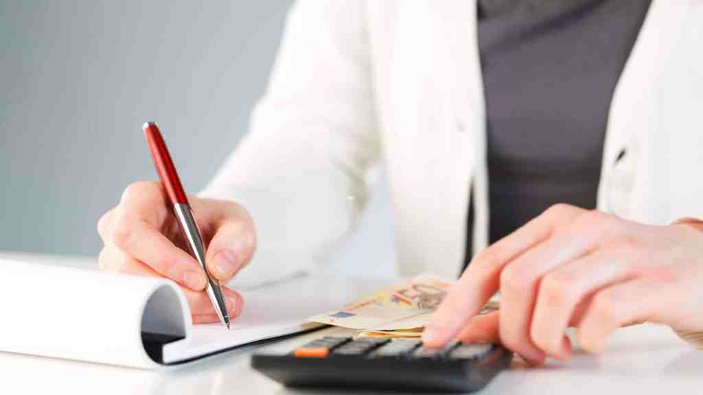 8 Manfaat Aplikasi Pencatatan Penjualan untuk Bisnis&nbsp;Anda